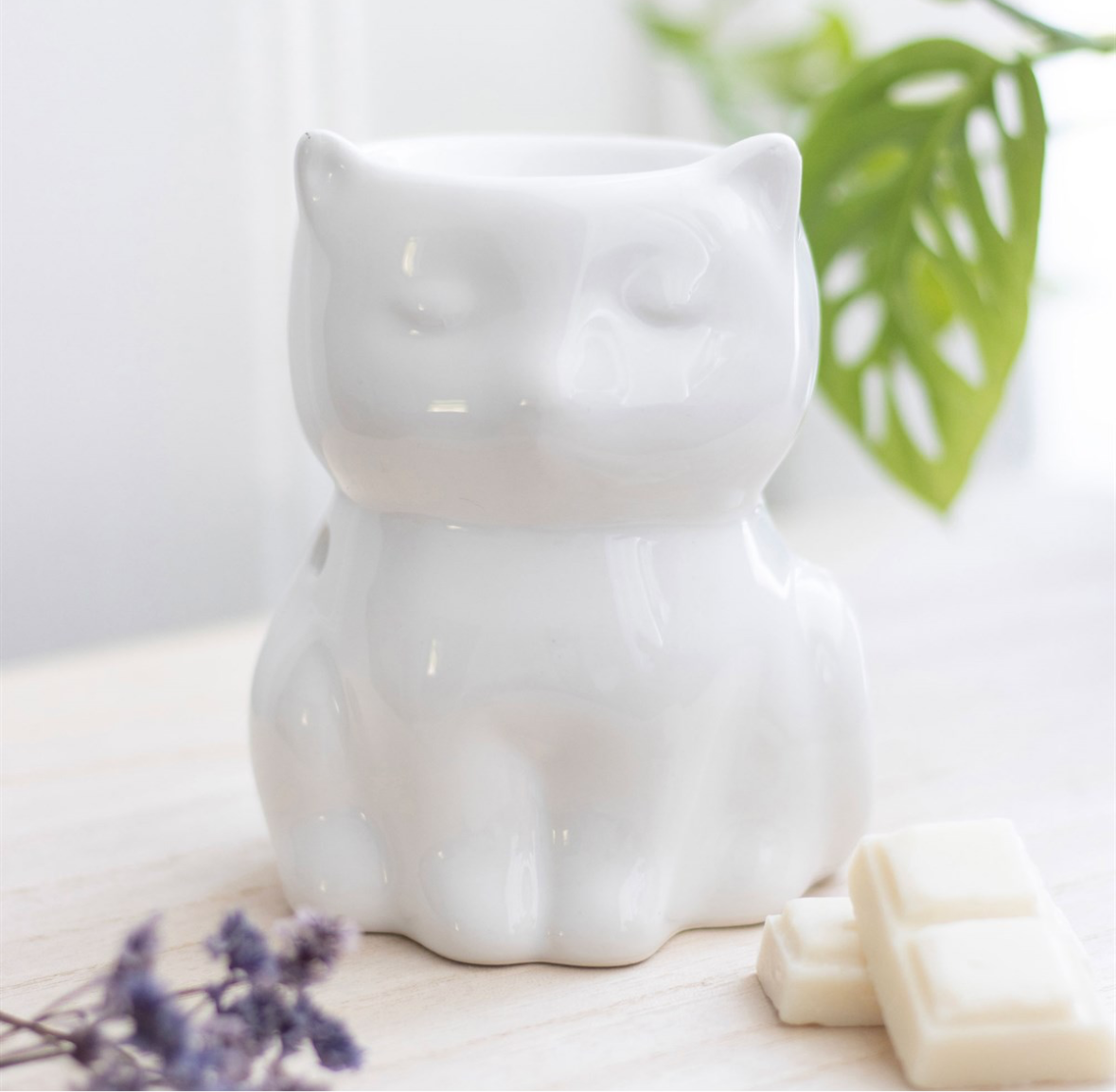 Shiny White Kitty Oil Burner